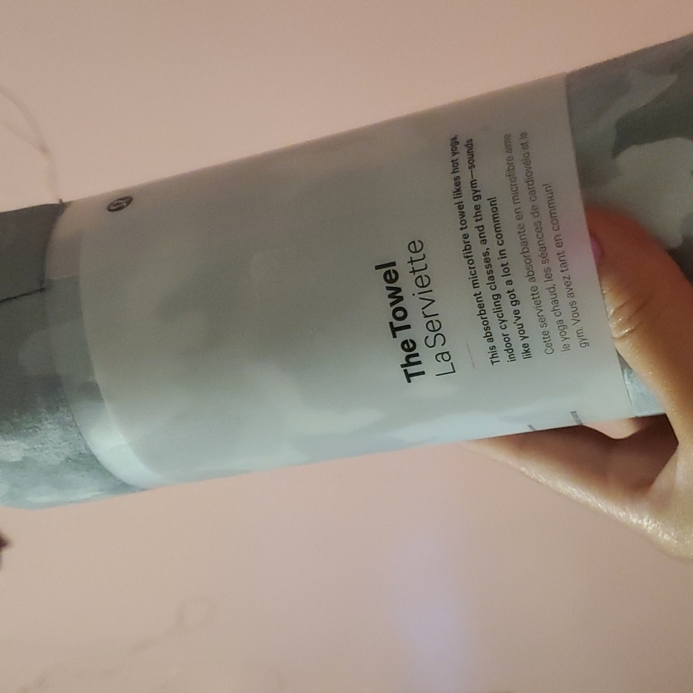 Lululemon the towel